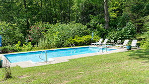 Chesley Creek Cottages Pool